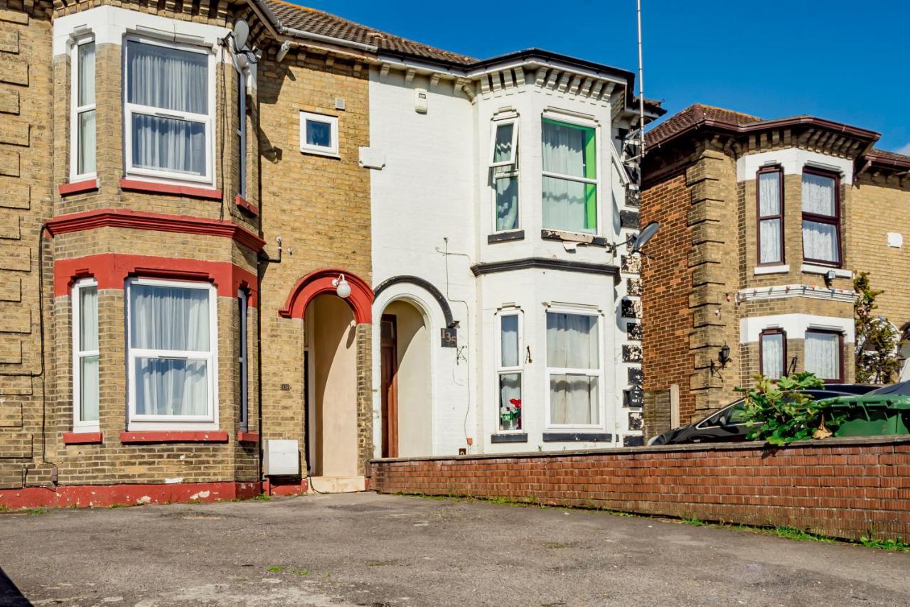 Shirley House 1, Guest House, Self Catering, Self Check In With Smart Locks, Use Of Fully Equipped Kitchen, Walking Distance To Southampton Central, Excellent Transport Links, Ideal For Longer Stays Zewnętrze zdjęcie